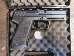 USP 9mm, zwei 18 Schuß Magazine, Jet-funnel, so gut wie neu - 3